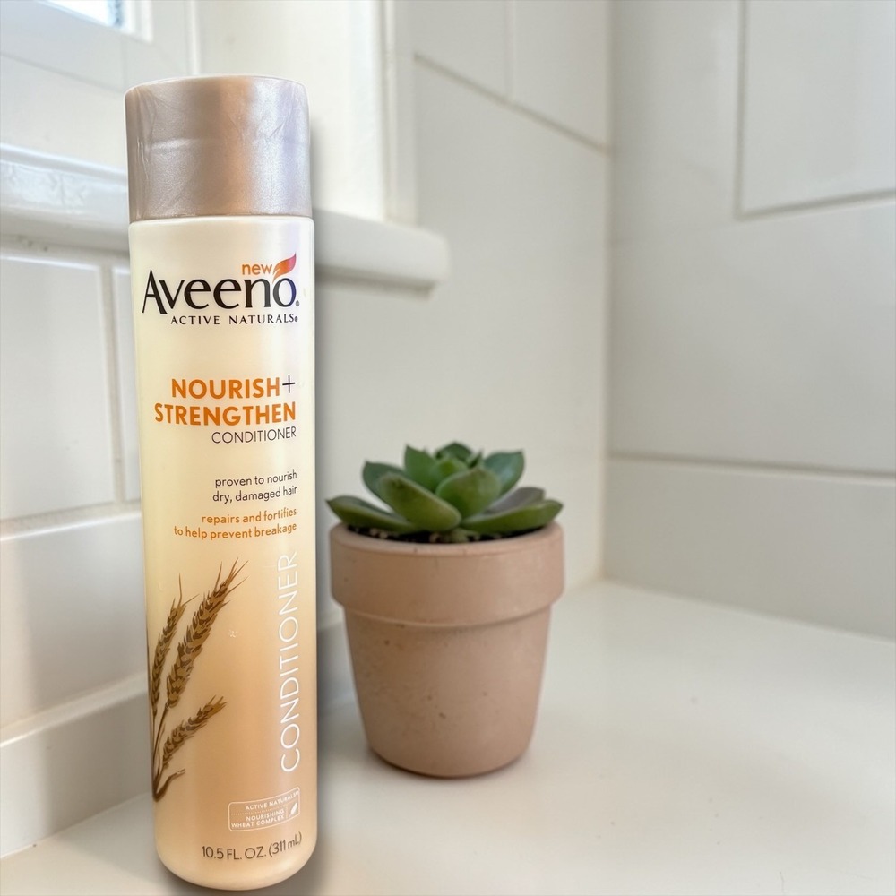 Aveeno Active Naturals Nourish + Strengthen Conditioner 10.5oz Dry Damaged Hair